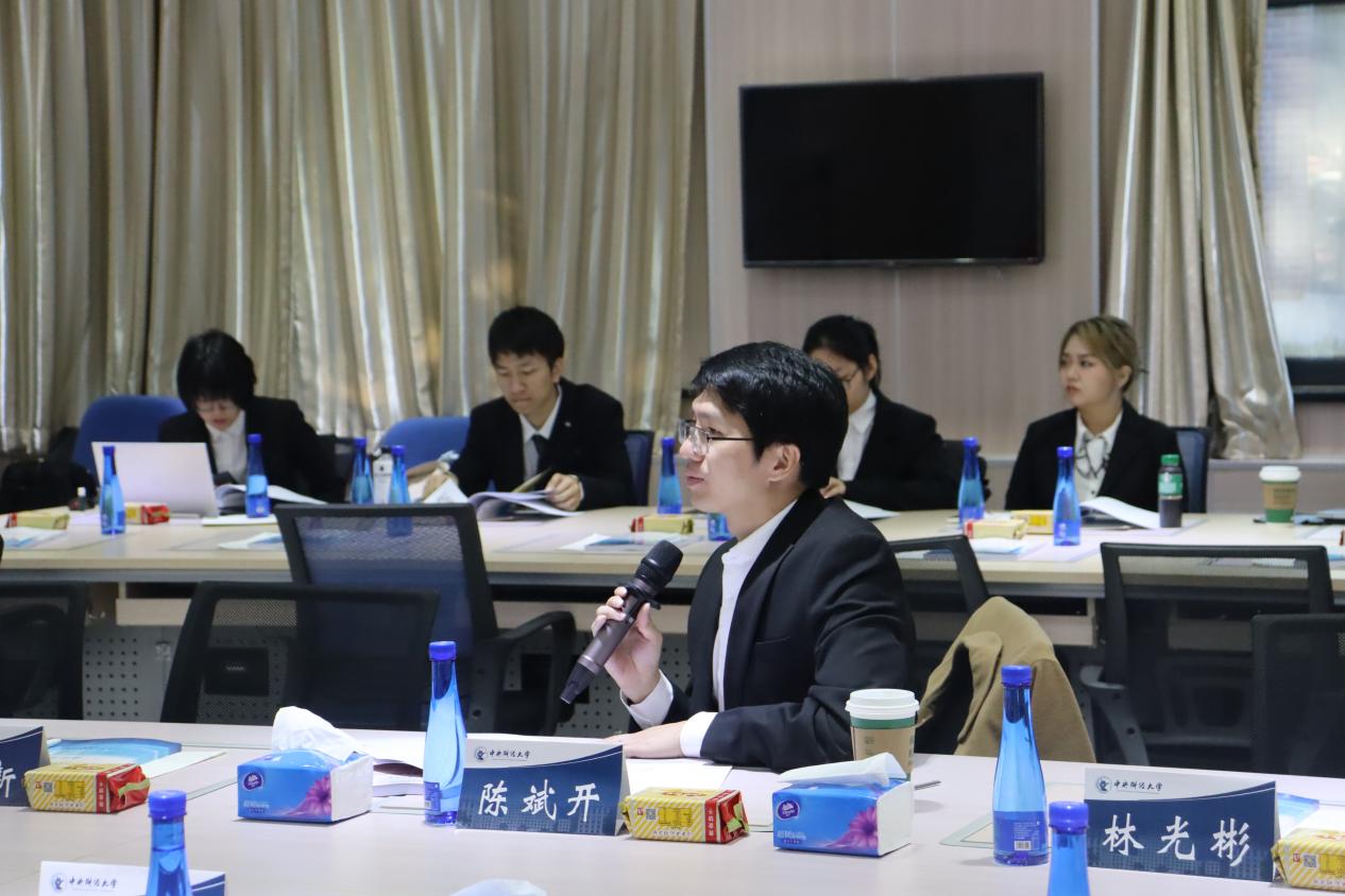 2365完美体育校长助理陈斌开教授代表中方致开幕辞